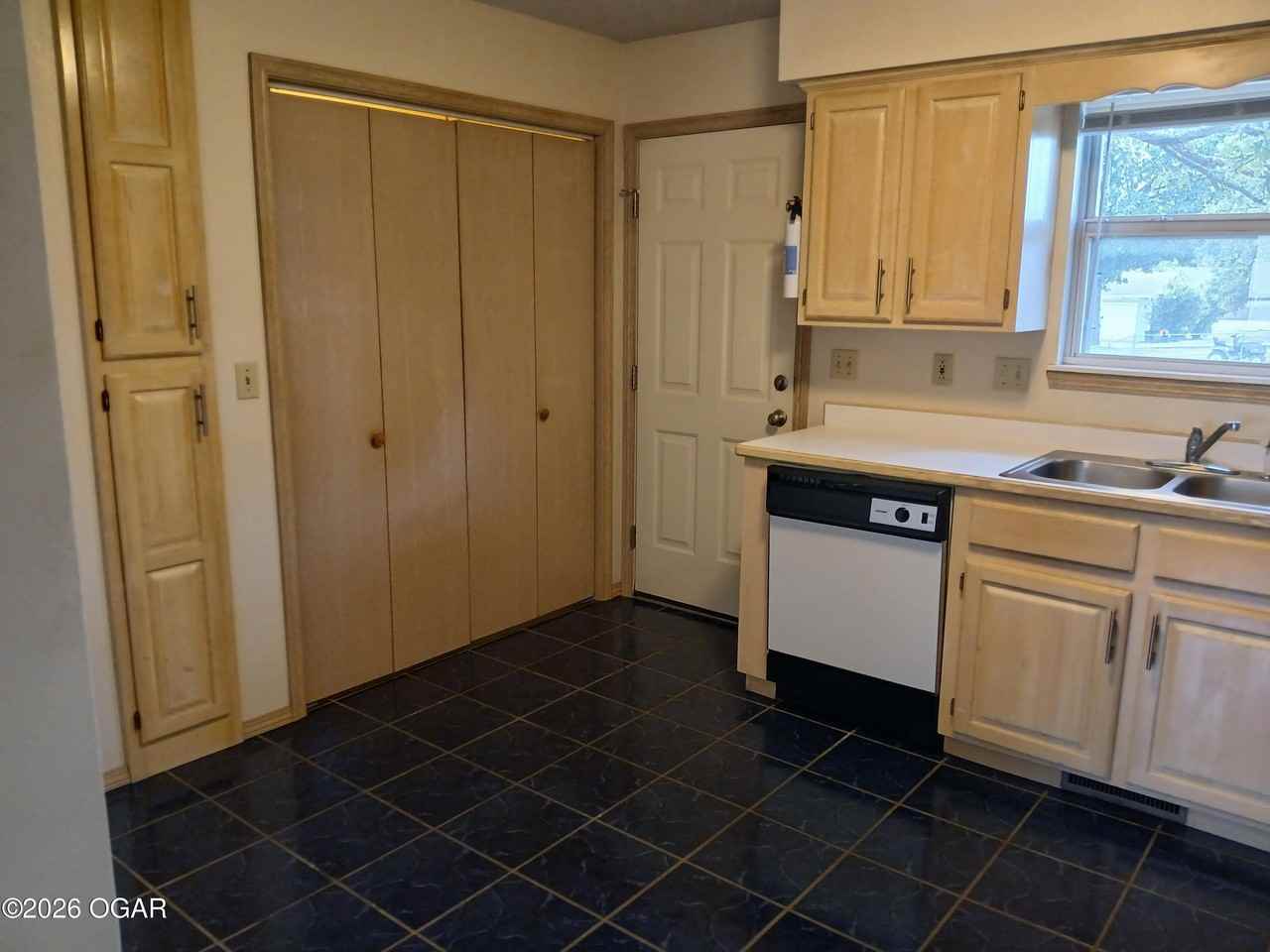3510 Angela Ln #A - Photo 3 of 8