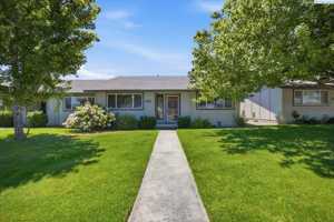 featured image of 2419 W Grand Ronde Pl #D