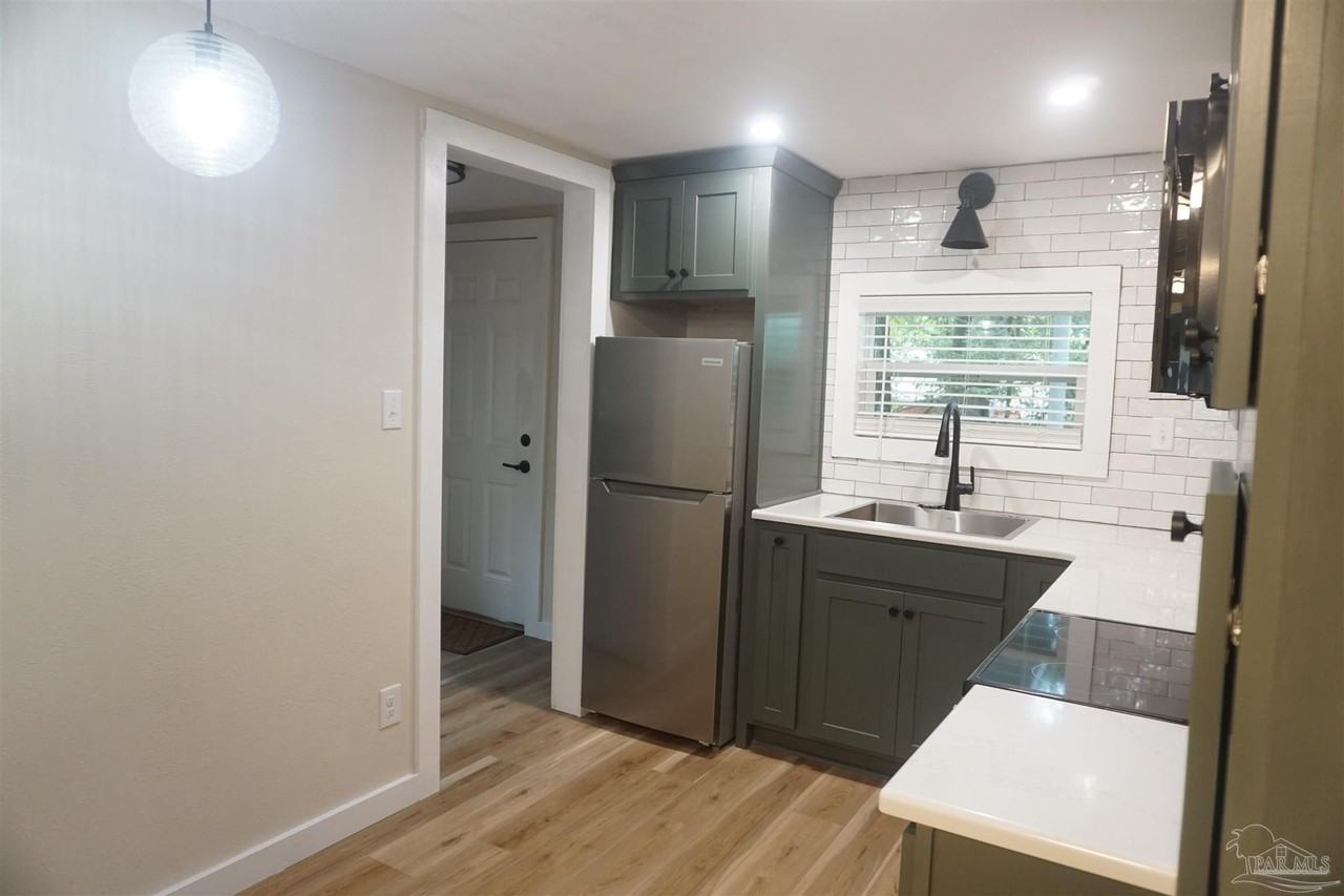 513 W De Soto St - Photo 6 of 13