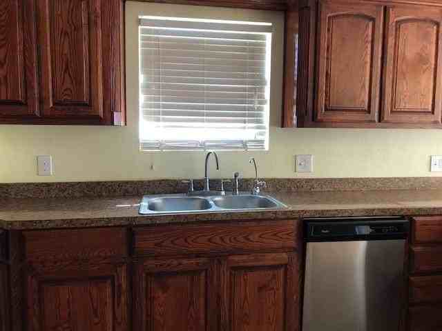 800 N Dallas St - Photo 6 of 9