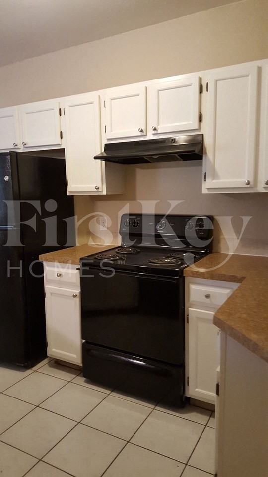3978 N Biscayne Dr - Photo 5 of 13