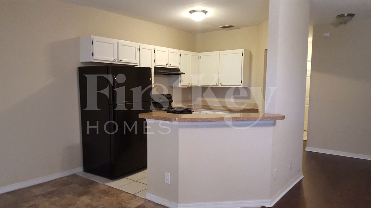 3978 N Biscayne Dr - Photo 7 of 13