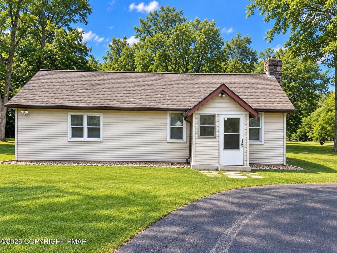 924 Wooddale Rd - Photo 2 of 28