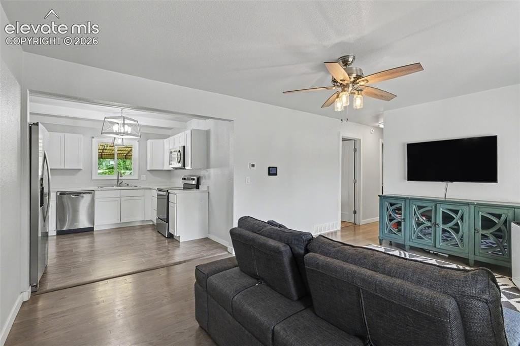 152 Rose Dr - Photo 6 of 35