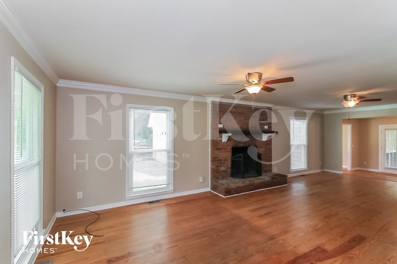 36 Lowery Rd - Photo 2 of 15