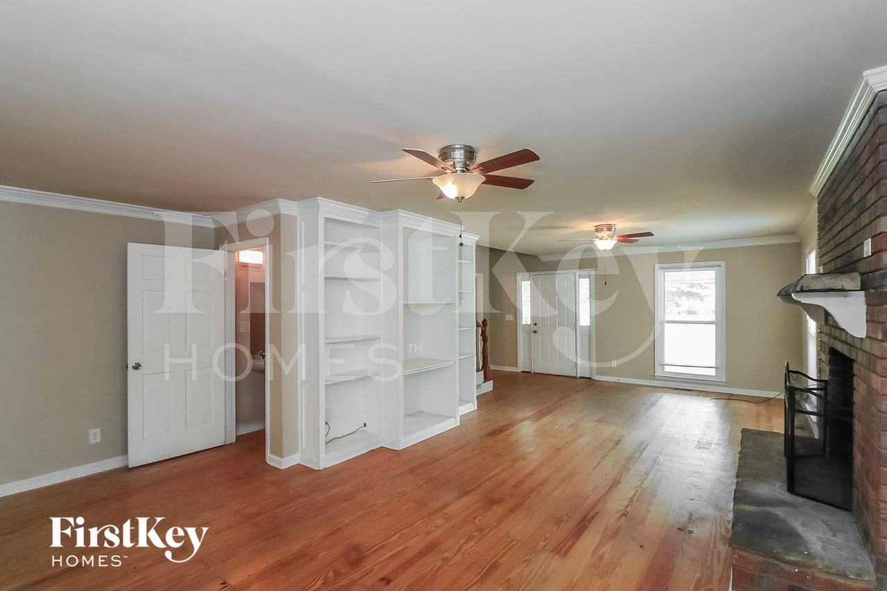 36 Lowery Rd - Photo 3 of 15