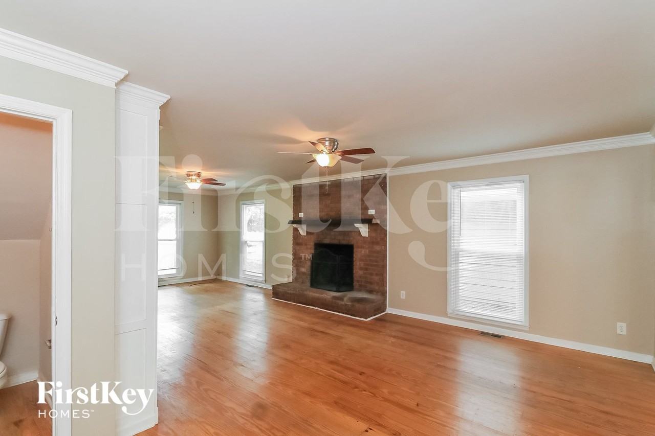 36 Lowery Rd - Photo 4 of 15