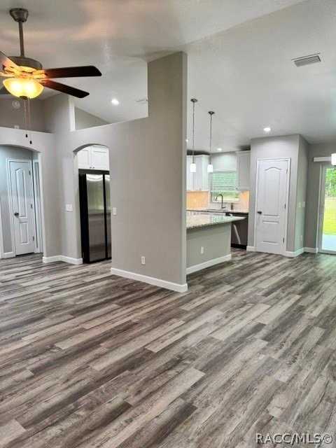 8534 N Wallingford Ave - Photo 4 of 12
