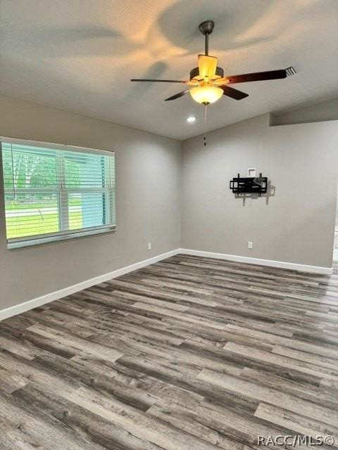 8534 N Wallingford Ave - Photo 5 of 12
