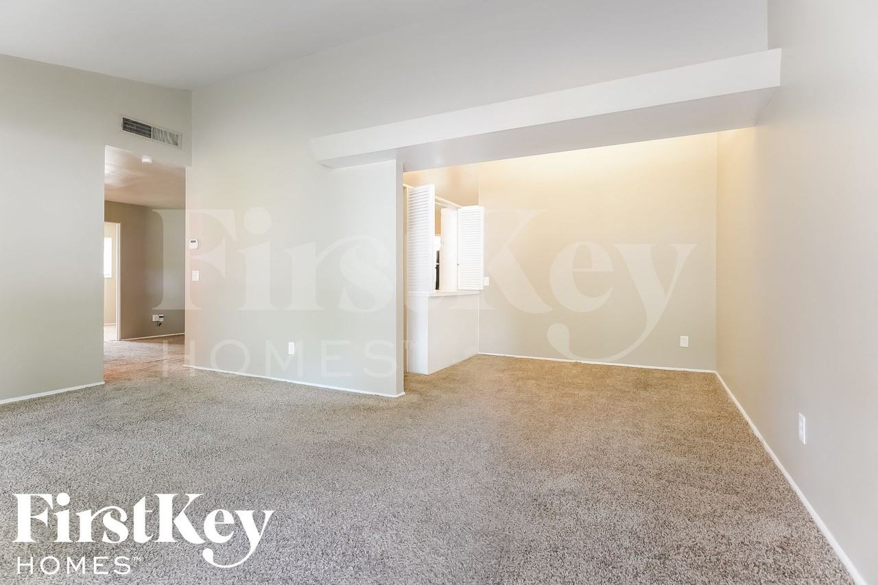 3060 Blackwood Dr - Photo 5 of 15