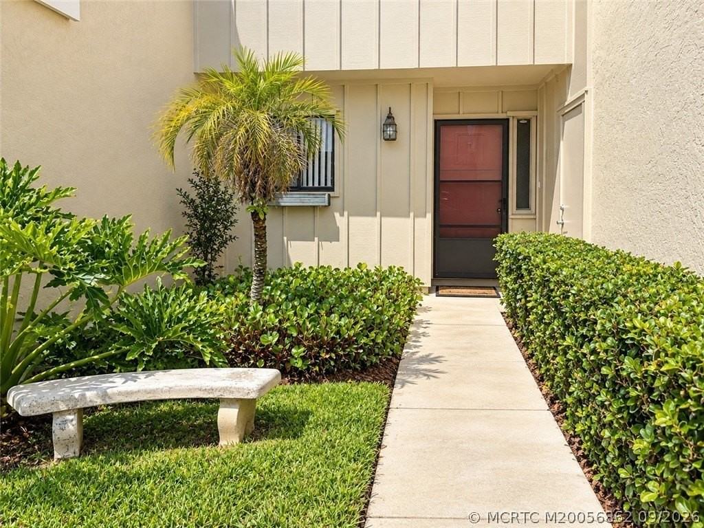 1697 Sw Crossing Cir - Photo 2 of 25
