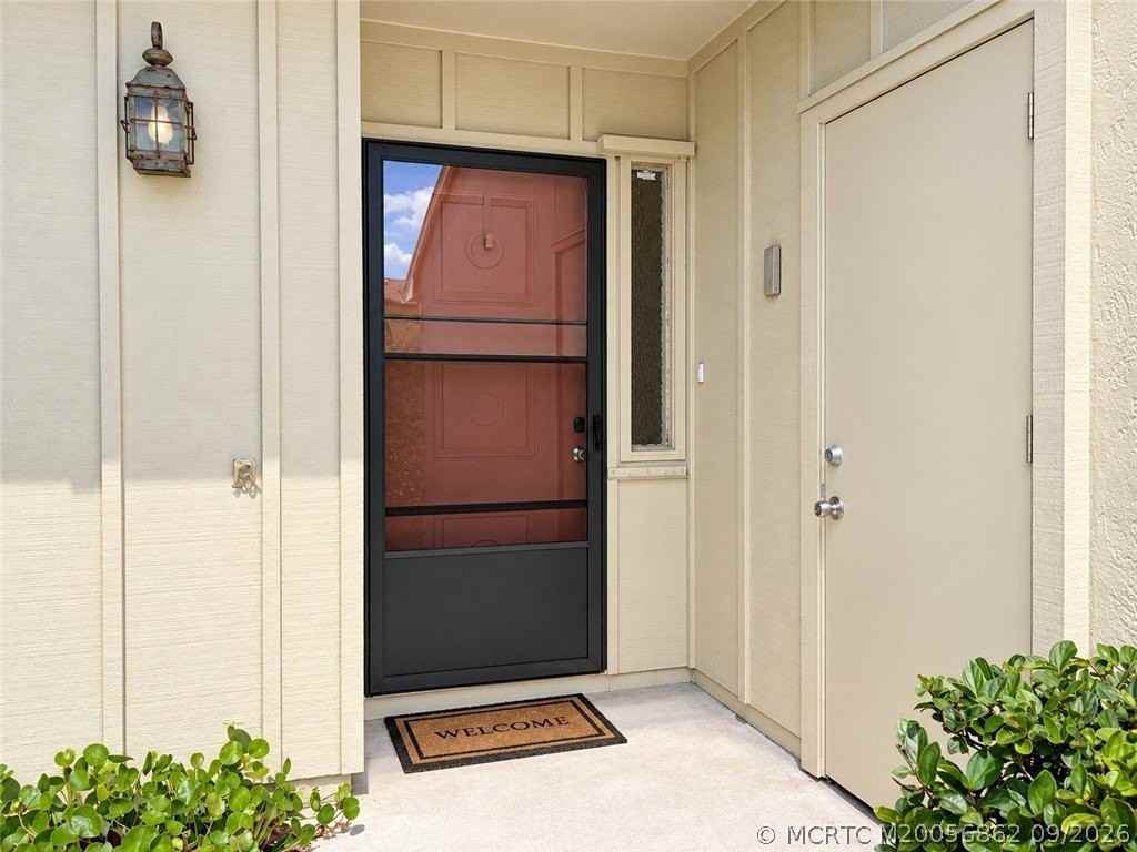 1697 Sw Crossing Cir - Photo 3 of 25