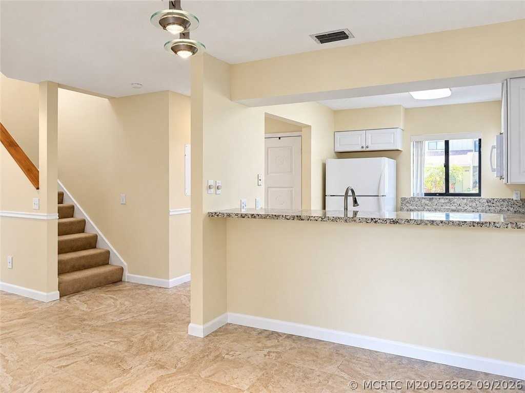 1697 Sw Crossing Cir - Photo 7 of 25