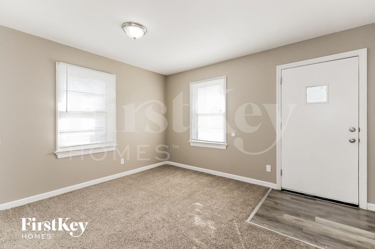 275 Saint Ferdinand St - Photo 3 of 15