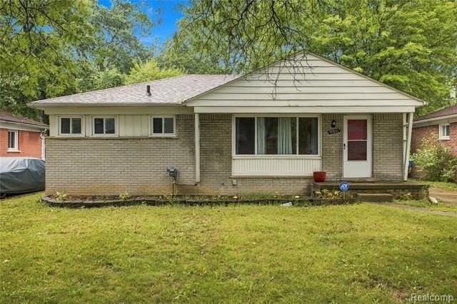 21721 Sussex St - Photo 4 of 35
