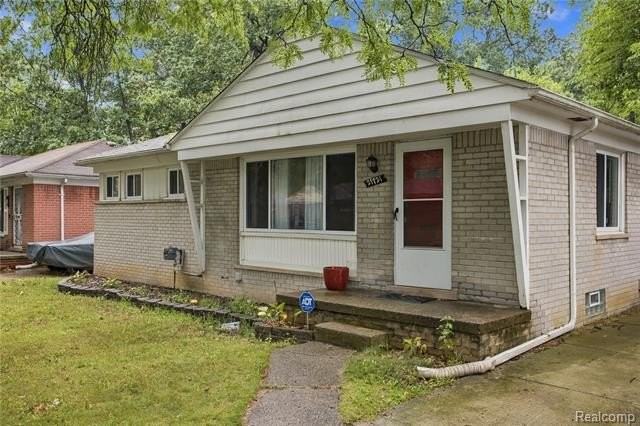 21721 Sussex St - Photo 6 of 35