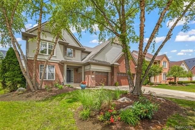 17023 Courville Dr - Photo 2 of 46