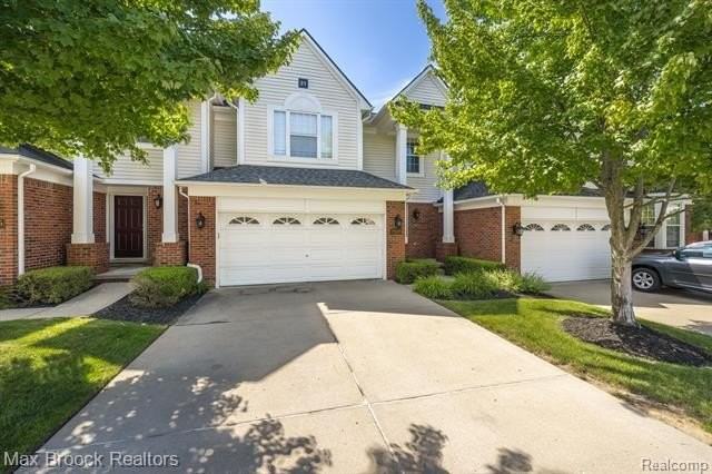 29349 Douglas Dr - Photo 2 of 40