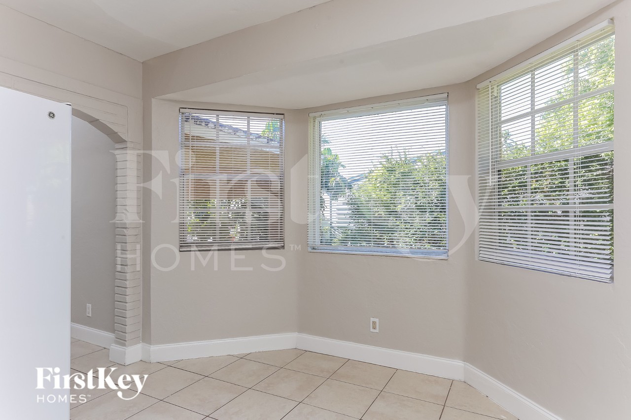 2621 Fletcher Ct - Photo 7 of 15