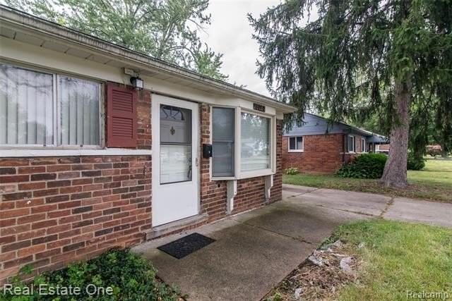 28051 Stuart Ave - Photo 3 of 31