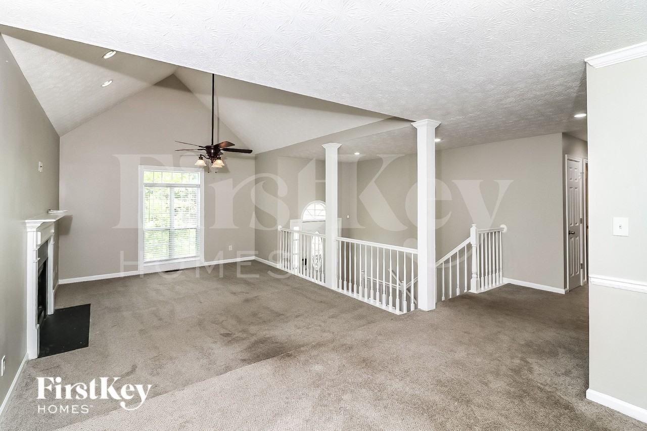 2620 Windage Dr Sw - Photo 3 of 16