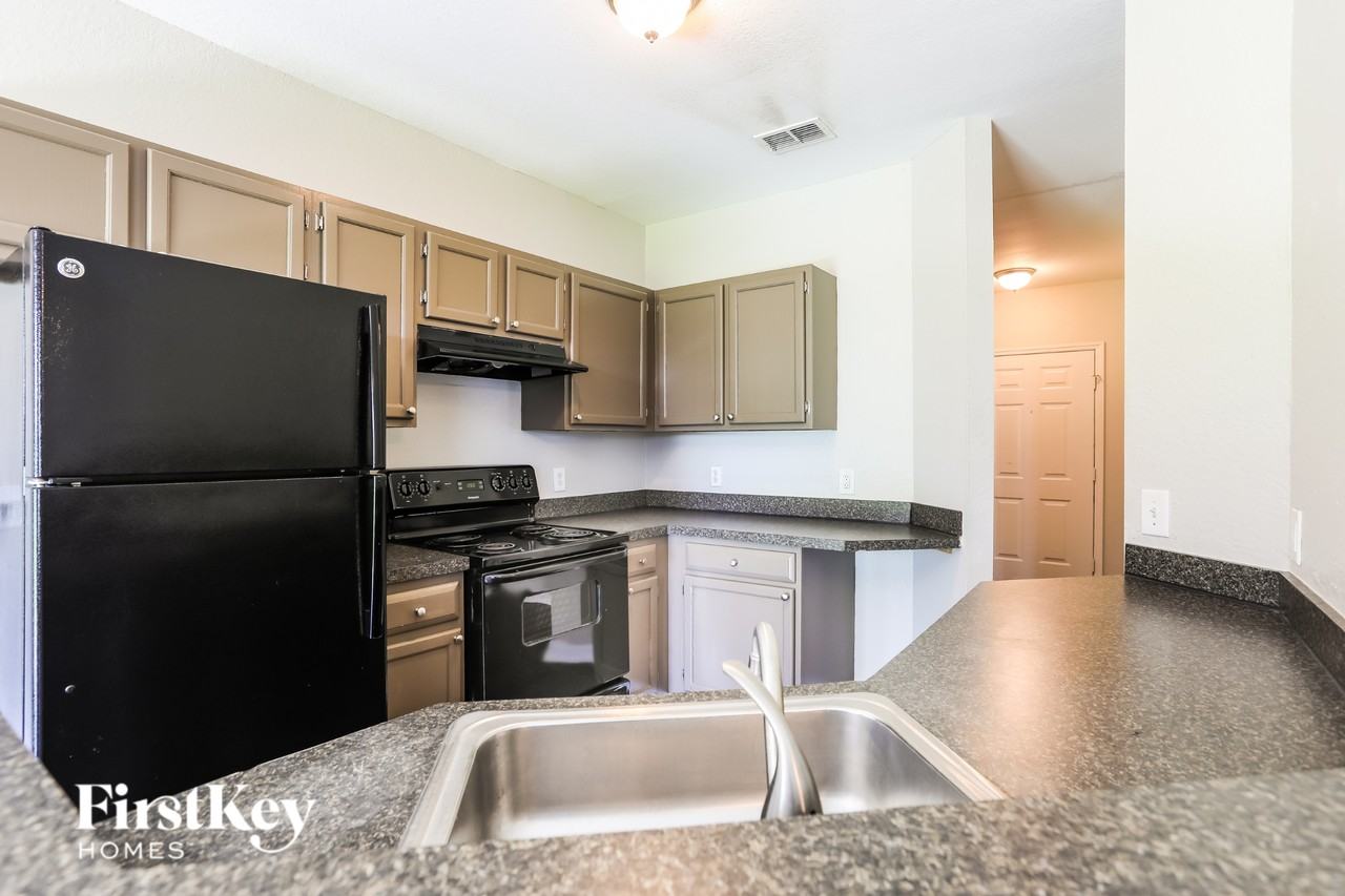 2606 Atwater Dr - Photo 4 of 15