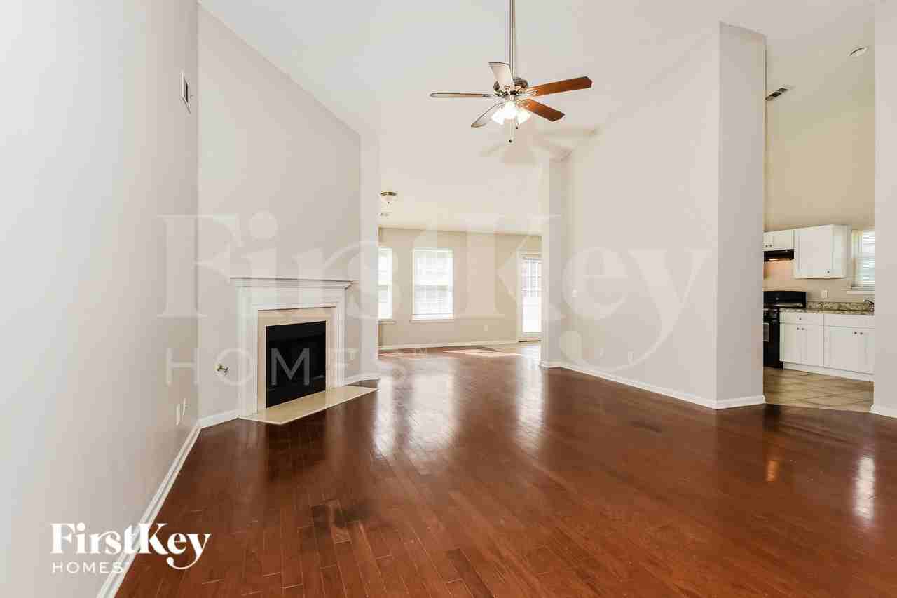 231 Grandview Ln - Photo 2 of 19