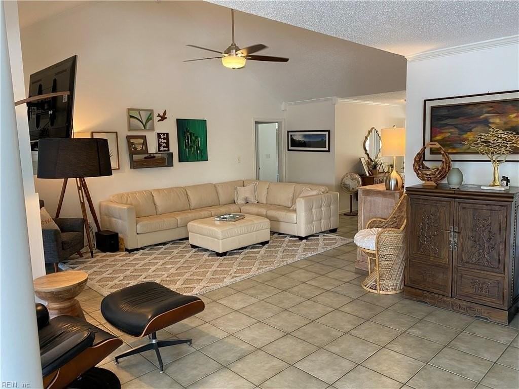 1113 Canavos Ct - Photo 3 of 20