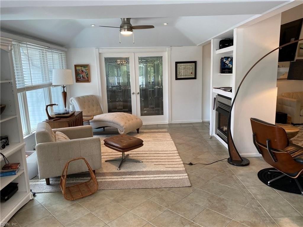 1113 Canavos Ct - Photo 4 of 20