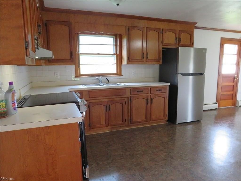 517 Great Bridge Blvd - Photo 2 of 19