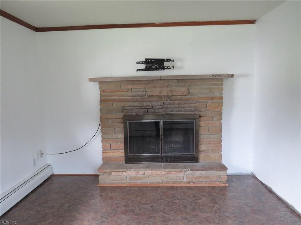 517 Great Bridge Blvd - Photo 4 of 19