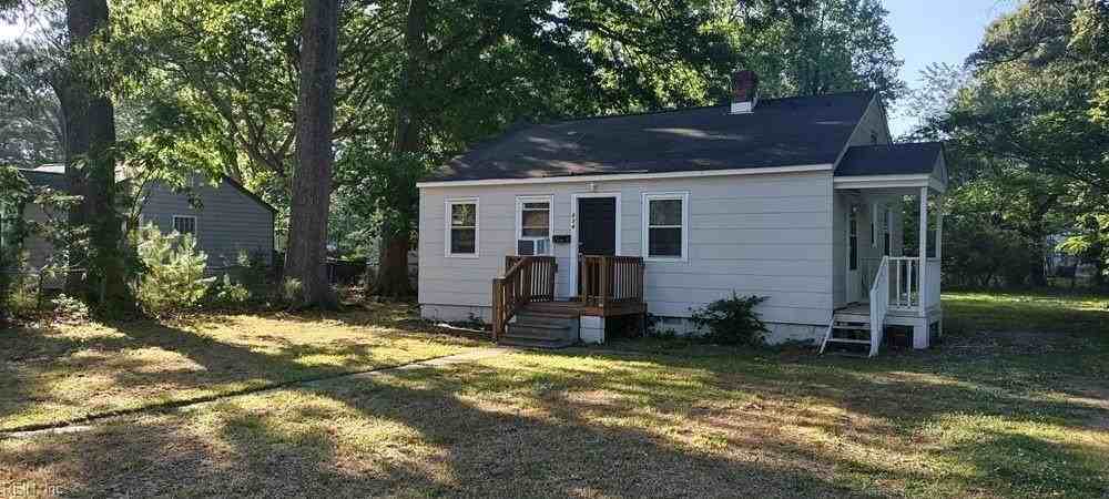 634 72nd St - Photo 2 of 14