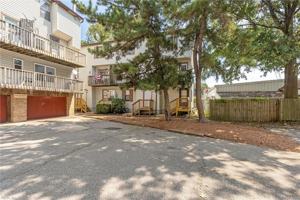 featured image of 225 A View Ave #202
