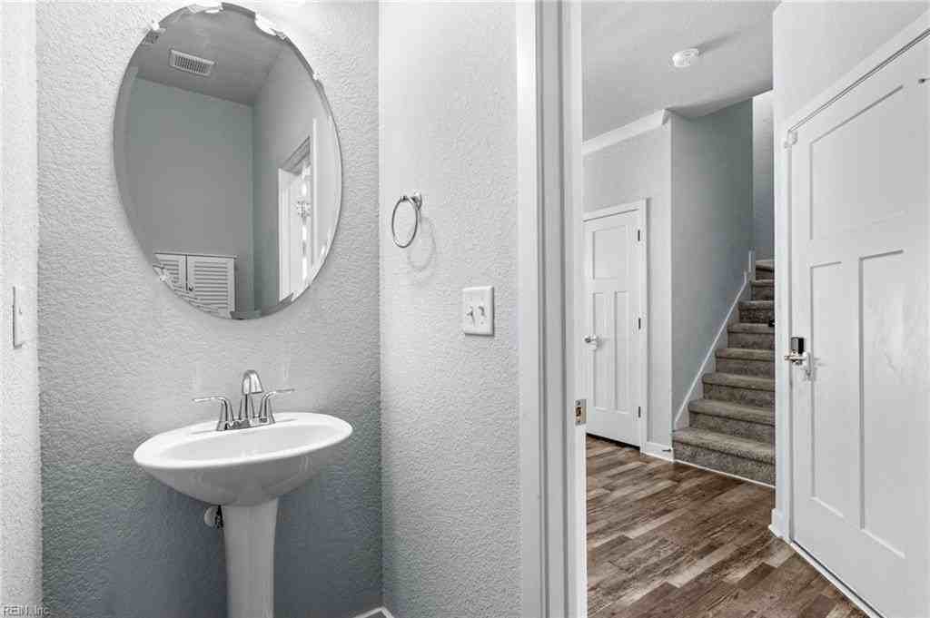 4712 Kilby Dr #17 - Photo 7 of 50