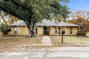 featured image of 2012 Garden Oaks Dr