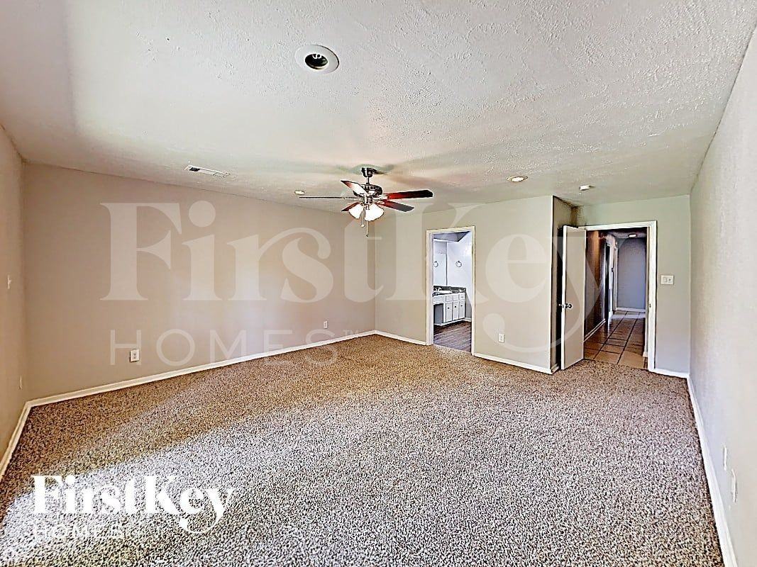 13818 Lynnwood Ln - Photo 6 of 14