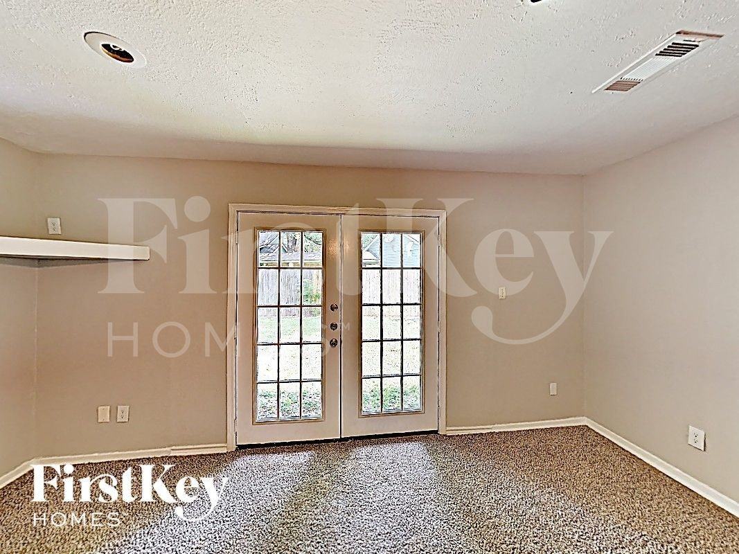 13818 Lynnwood Ln - Photo 7 of 14