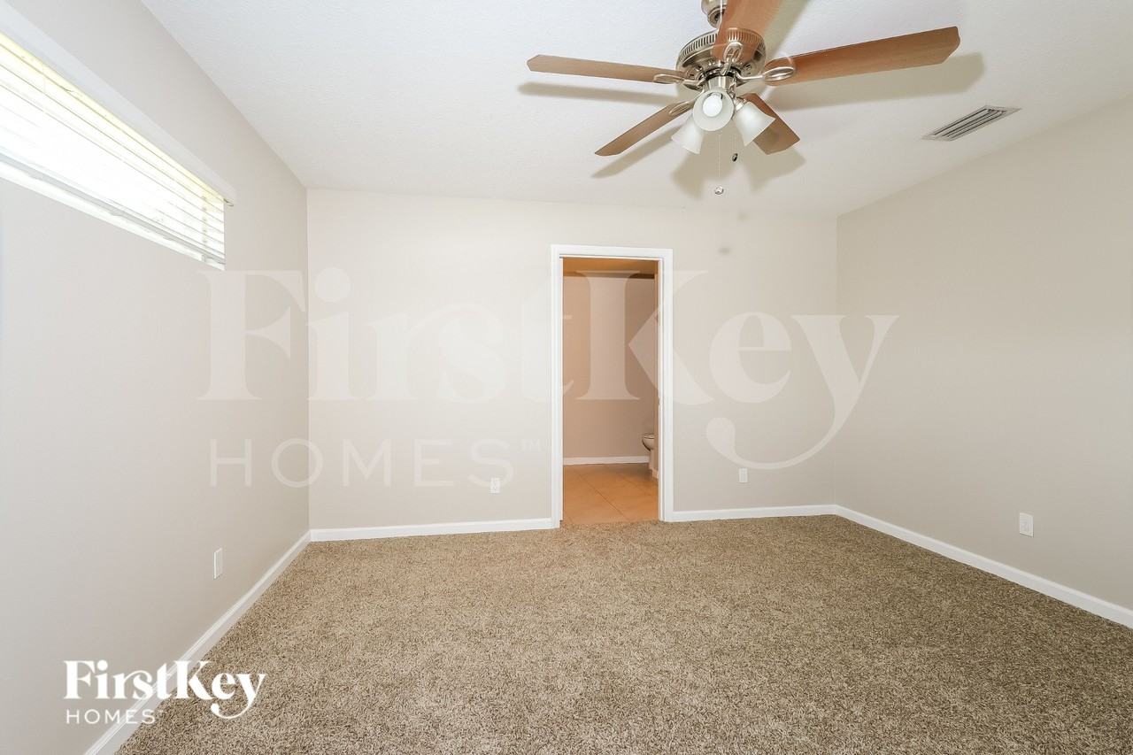 1265 Sw Century Ave - Photo 6 of 16