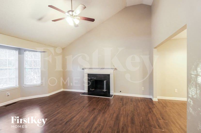 1237 Regal Heights Dr - Photo 4 of 17