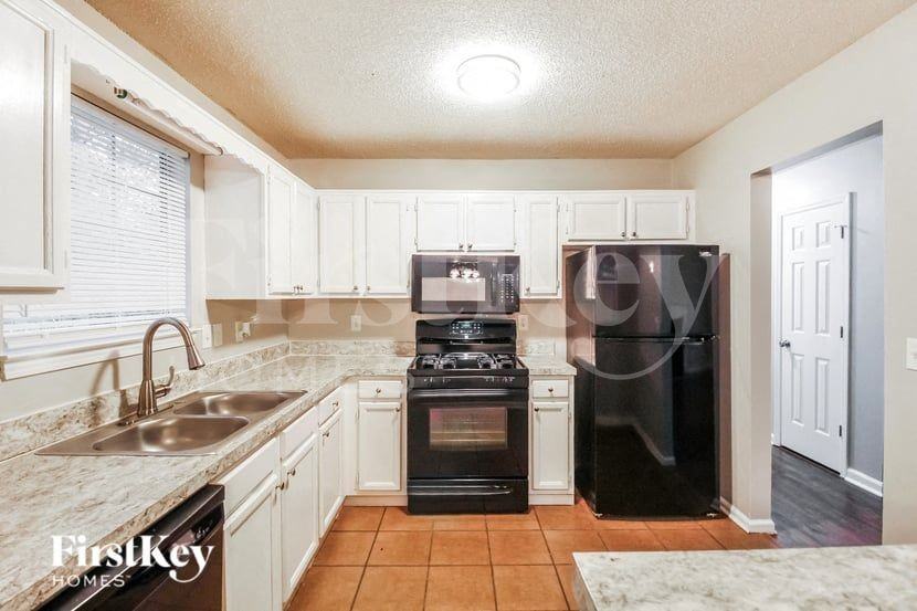 1237 Regal Heights Dr - Photo 7 of 17