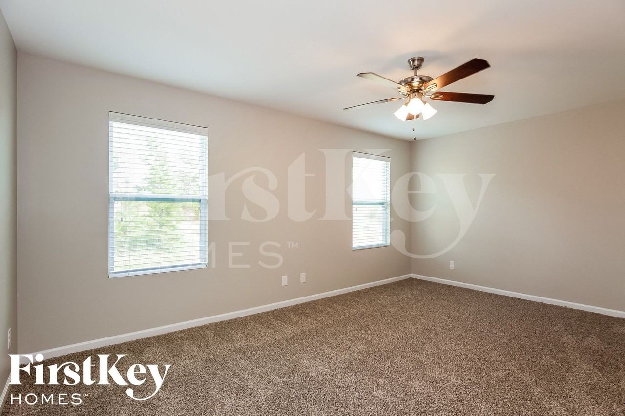 114 Tilton Dr - Photo 6 of 15