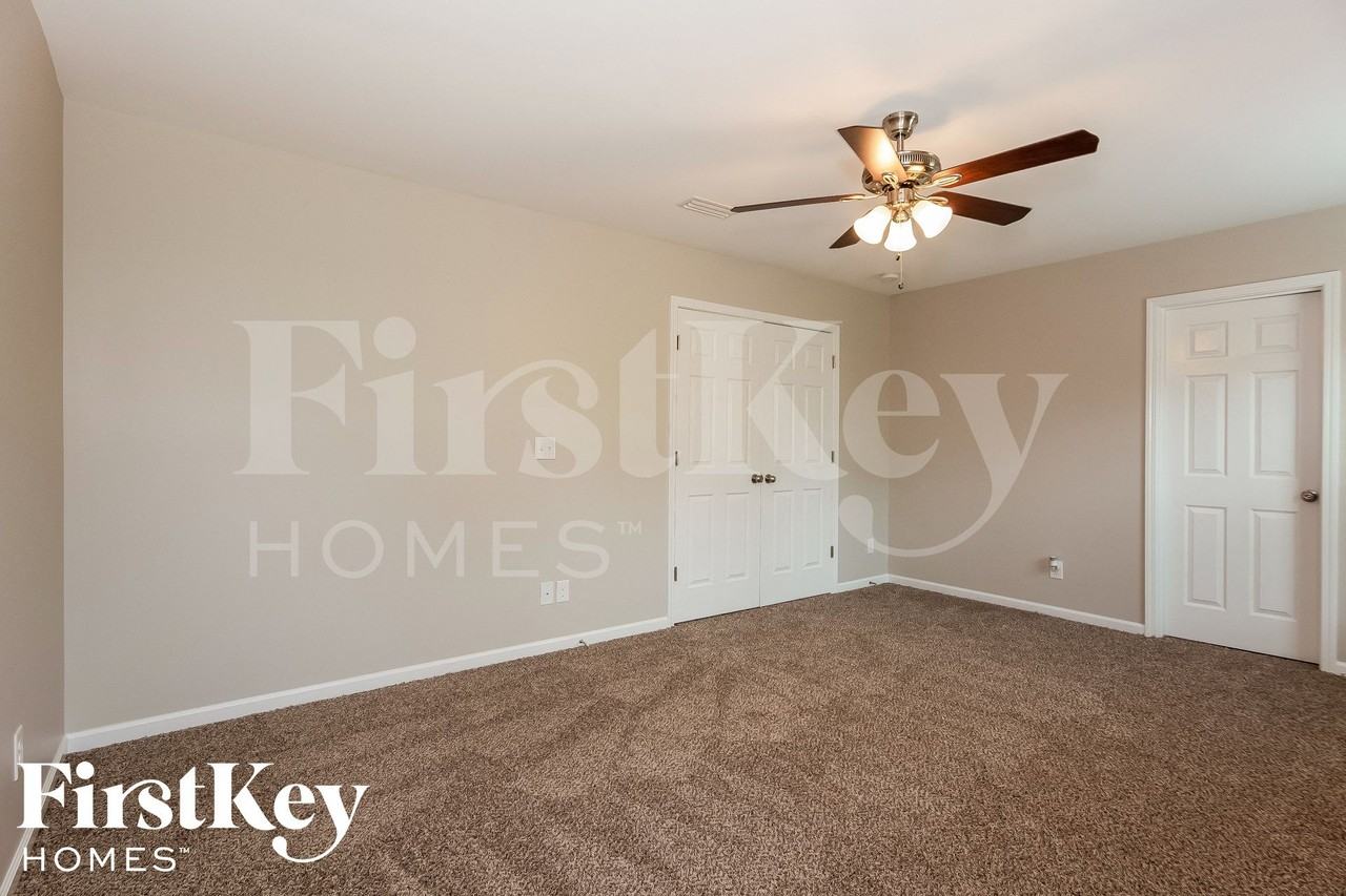 114 Tilton Dr - Photo 7 of 15
