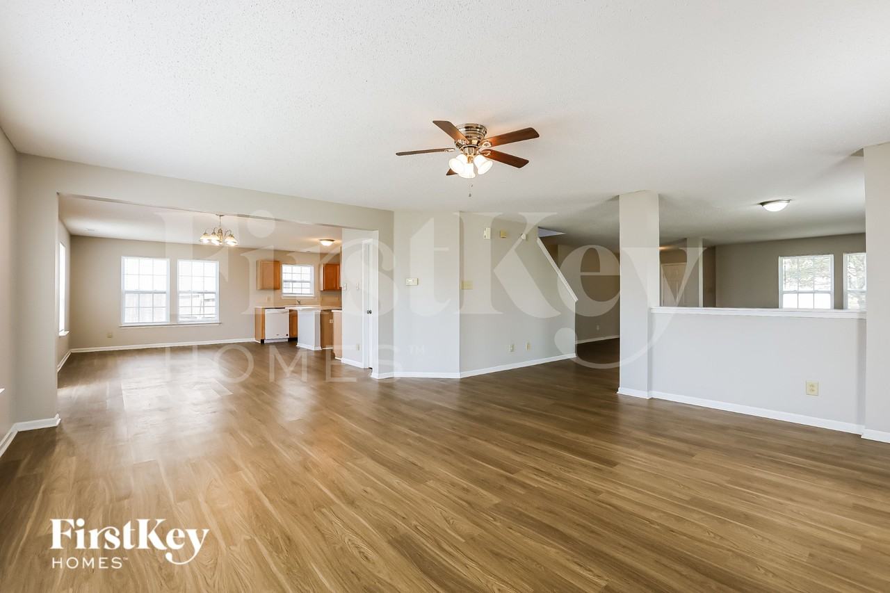 10363 Lee Stewart Ln - Photo 2 of 16