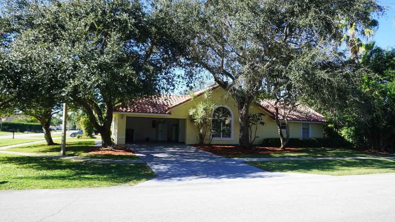 12629 Buckland St - Photo 3 of 31