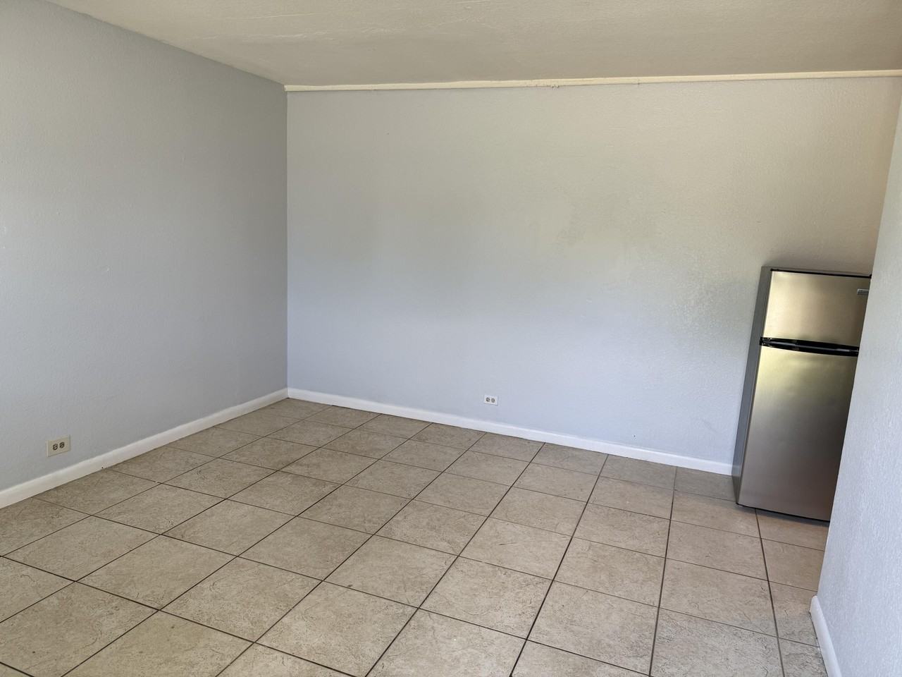 3300 Broadway #6 - Photo 2 of 6