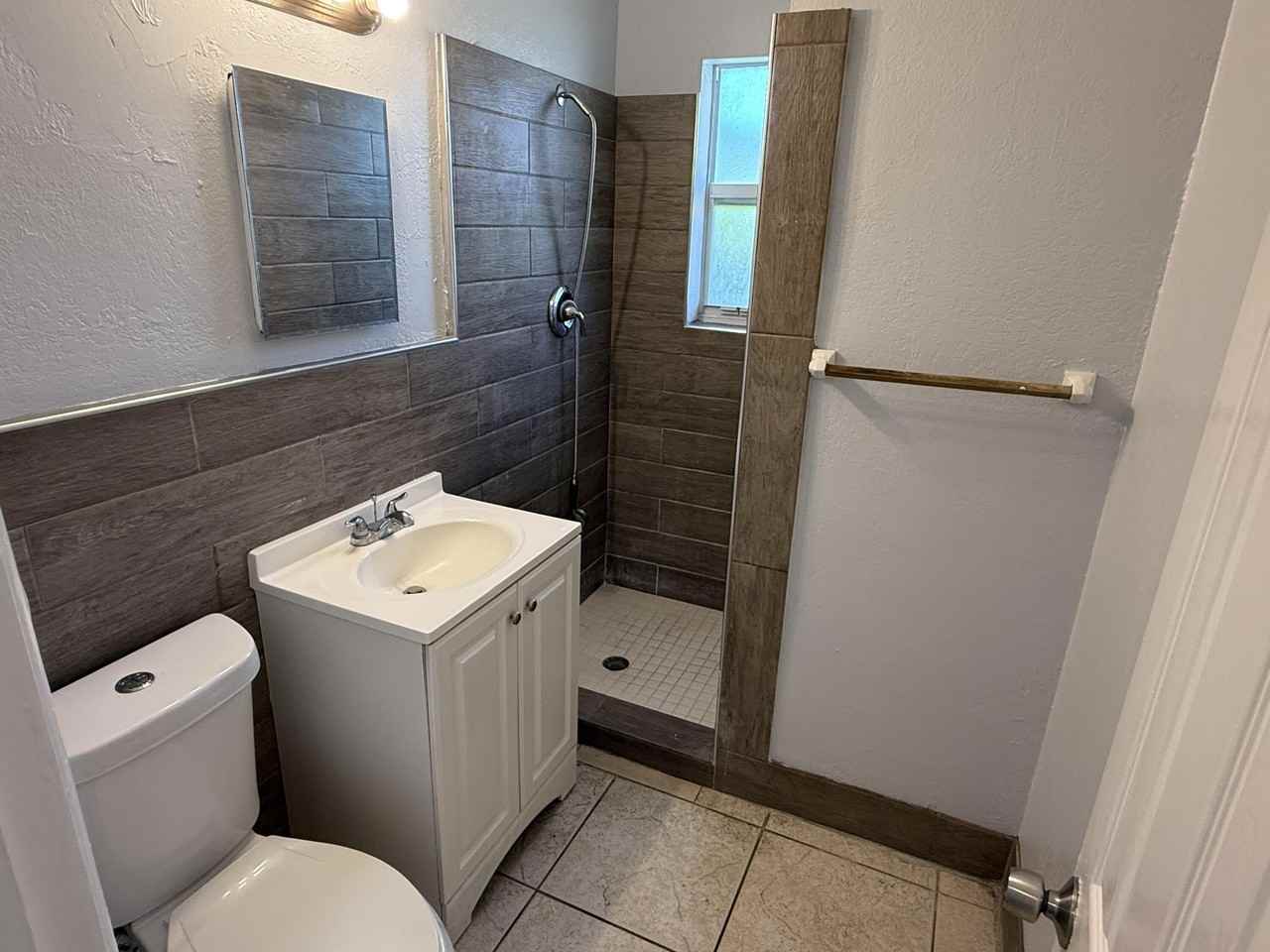 3300 Broadway #6 - Photo 5 of 6