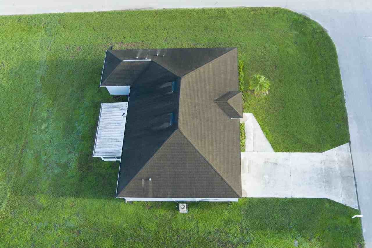 1031 Se 39th Ter - Photo 4 of 34