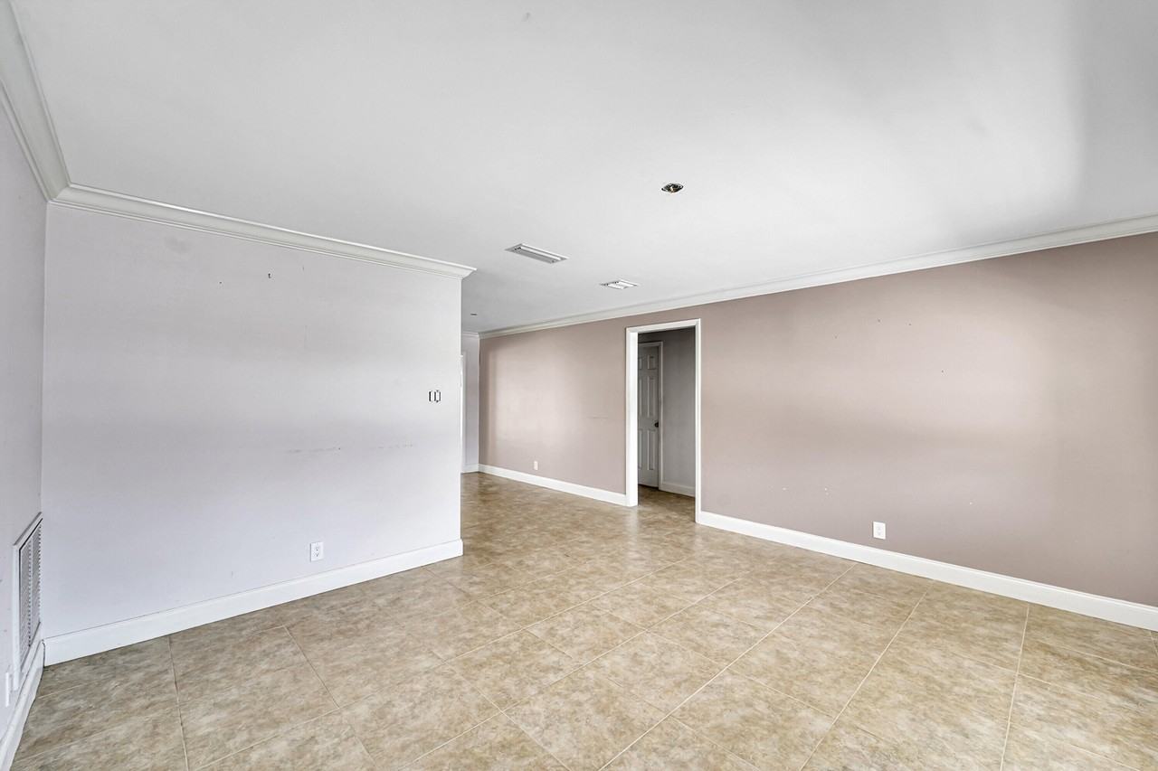 7255 Nw 8th Ct - Photo 4 of 25