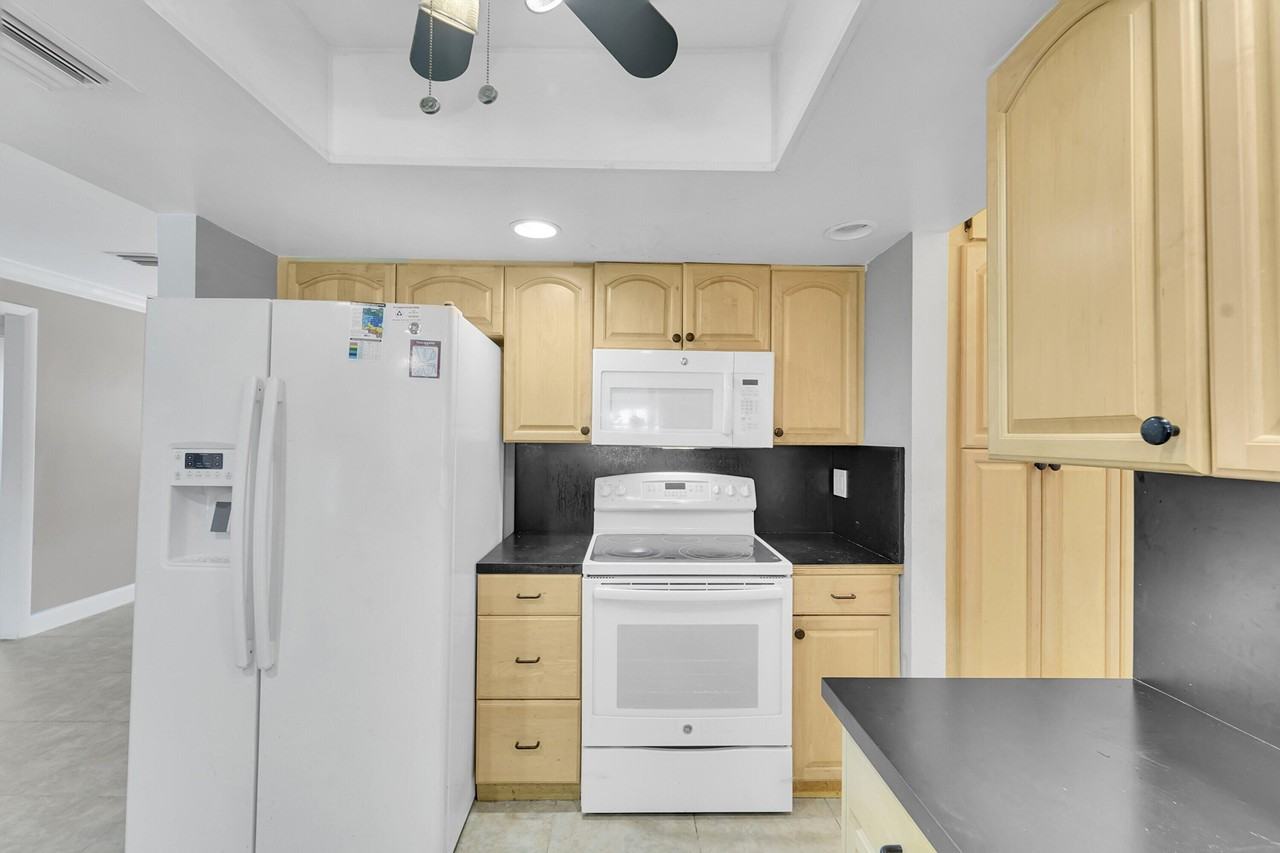 7255 Nw 8th Ct - Photo 7 of 25