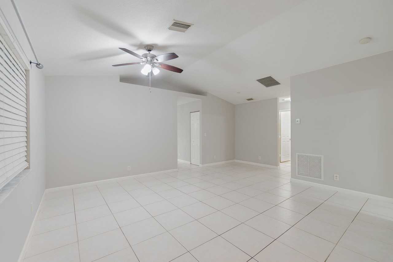 622 Lytle St - Photo 5 of 32
